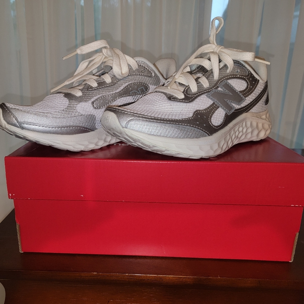 New Balance Arishi v4 Women's Runners